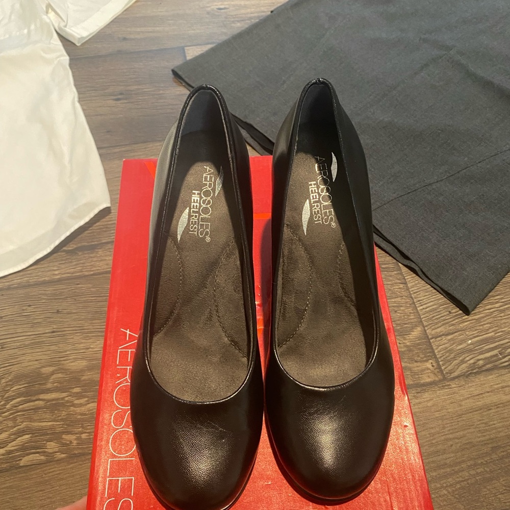 AEROSOLES Classic Black Heels